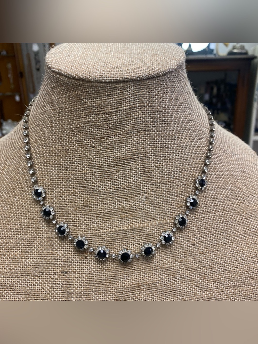 Vintage Elegant Black Crystal Halo Necklace